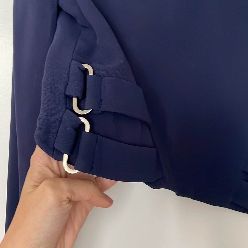 Cropped backless top - Picture 2 of 4